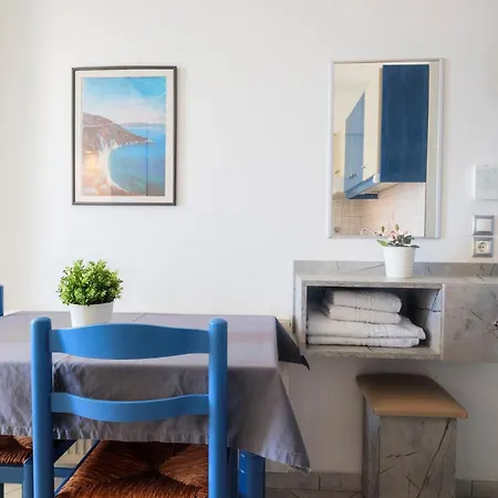 Myrto Apartment *